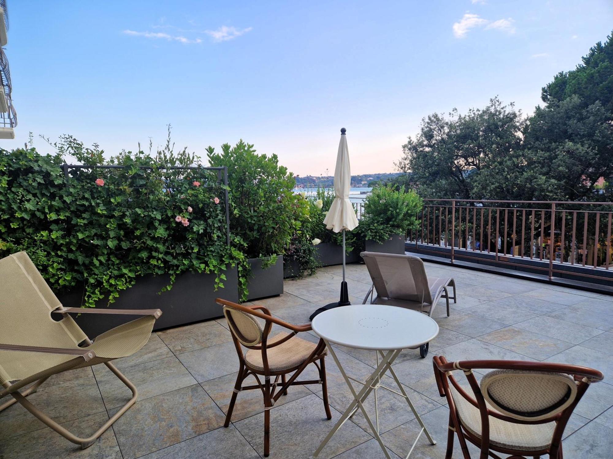 Hotel Du Lac Gardone Riviera Eksteriør billede